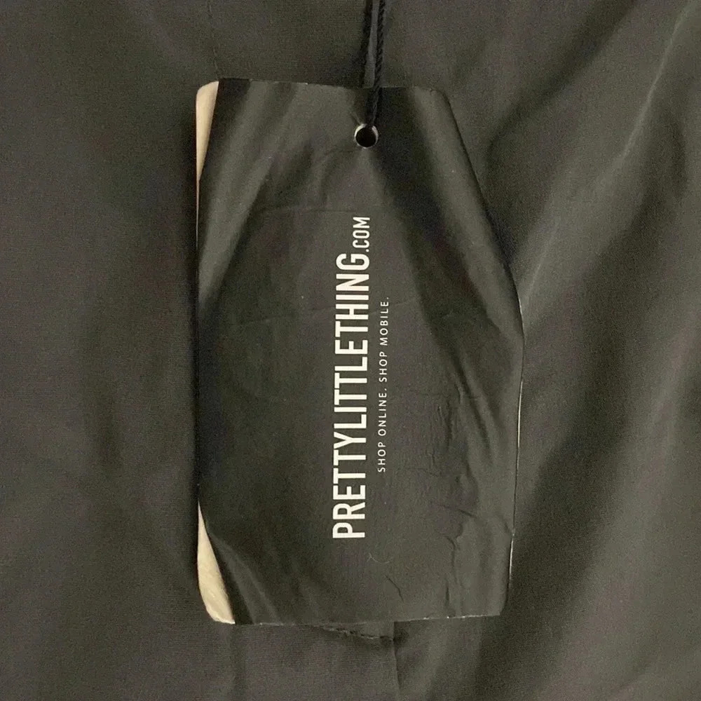 NWT pants Pretty Little Thing charcoal pants size 10 US wide leg? front pockets - Picture 7 of 10